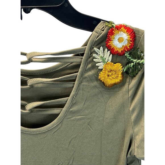 Love Alexa Girls Short Sleeve Top Size L Floral Embroidered Ruffled Hem Lace Up - Picture 8 of 11